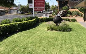 Cascades Motor Inn
